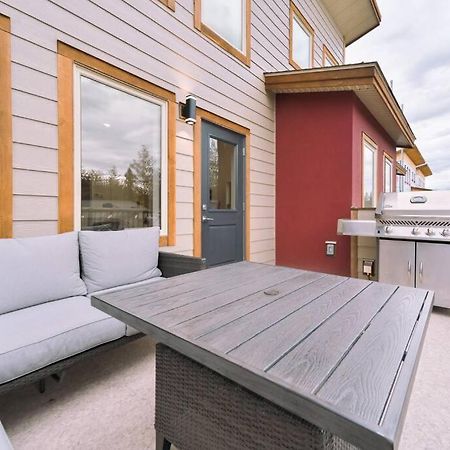Oasis Getaway, Mins To Lake, King Bed, Dbl Garage Invermere Zewnętrze zdjęcie